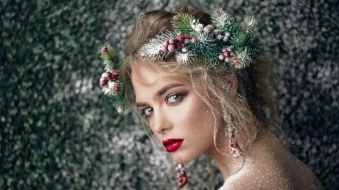 Which Christmas inspired hair style do you like the best?