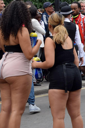 Do guys who walk up the stairs directly behind a girl check her ass out?