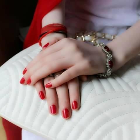 Are Pretty Hands & Nails on A Girl Important?
