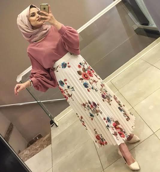 Which dress combination is more elegant?