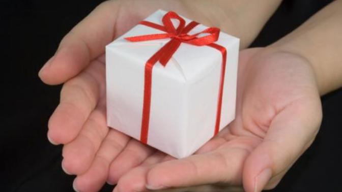 Would you give a gift to a relative who dislikes you?