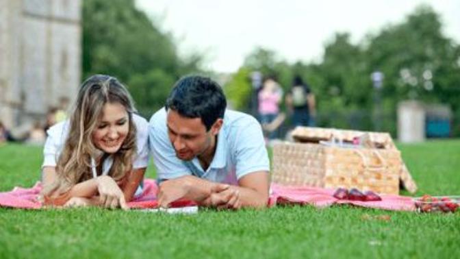 Is a picnic a good idea for a first date?