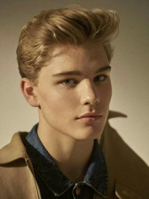 White/european guy?