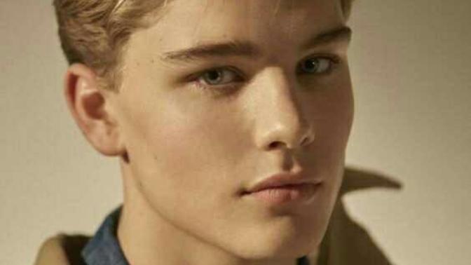 White/european guy?