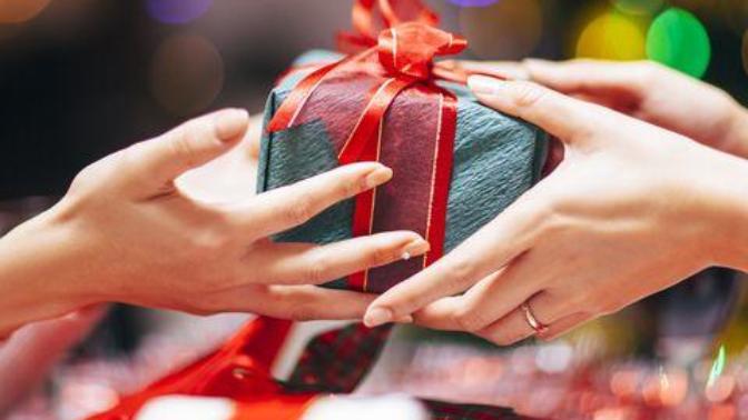 What do you think I should buy my mom for Christmas?
