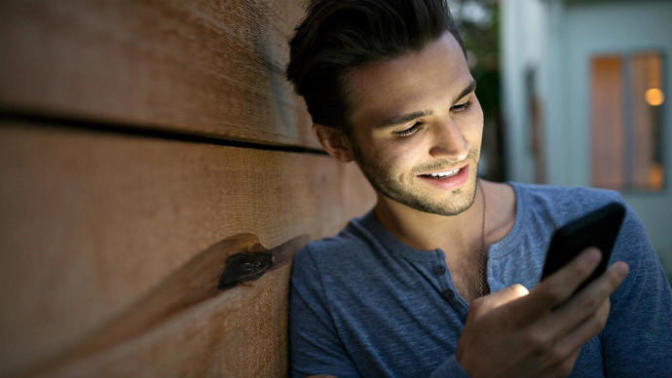 Guys would you want to still keep in touch with a girl you probably will never see again?