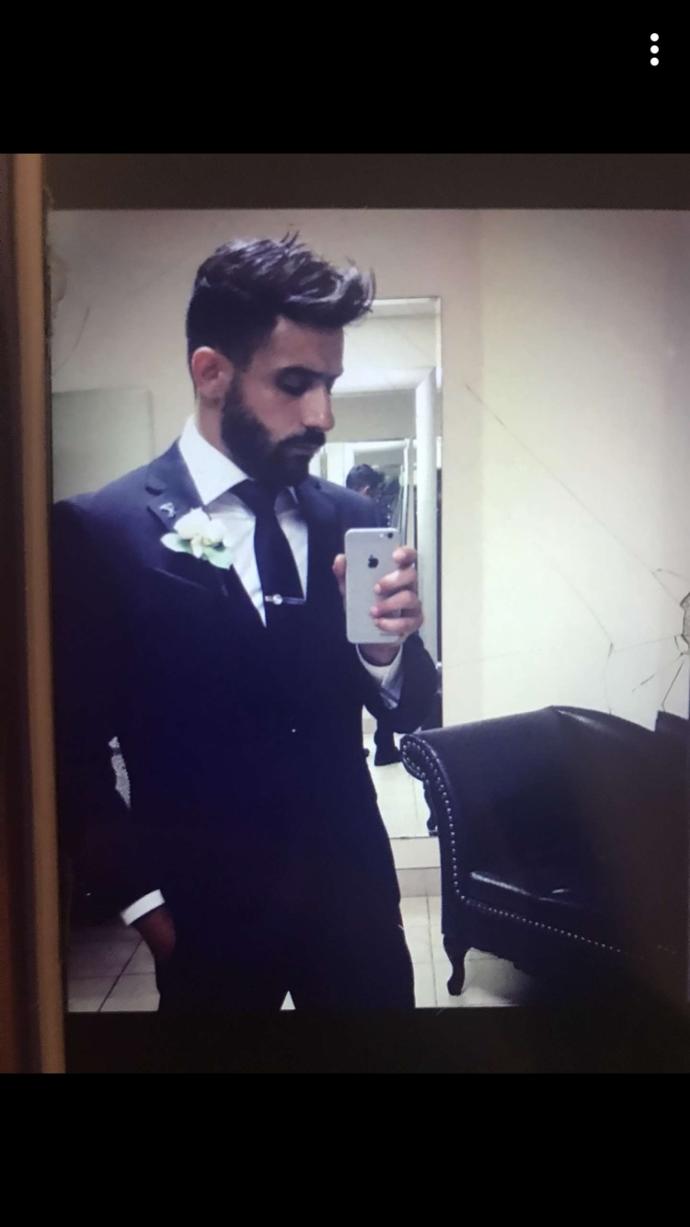 Rate how good looking he is outta 10?