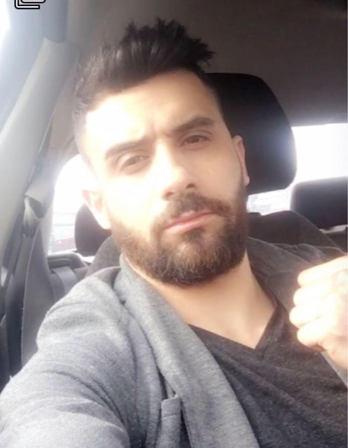 Rate how good looking he is outta 10?
