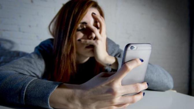 Texting between dates: Should you be concerned if you don't hear from someone between dates?