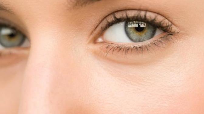 Hey girls!! A little help please? Does eye contact mean anything to you?
