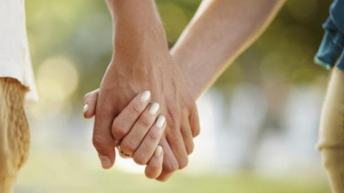 Could you select a woman well just by touching her hand?