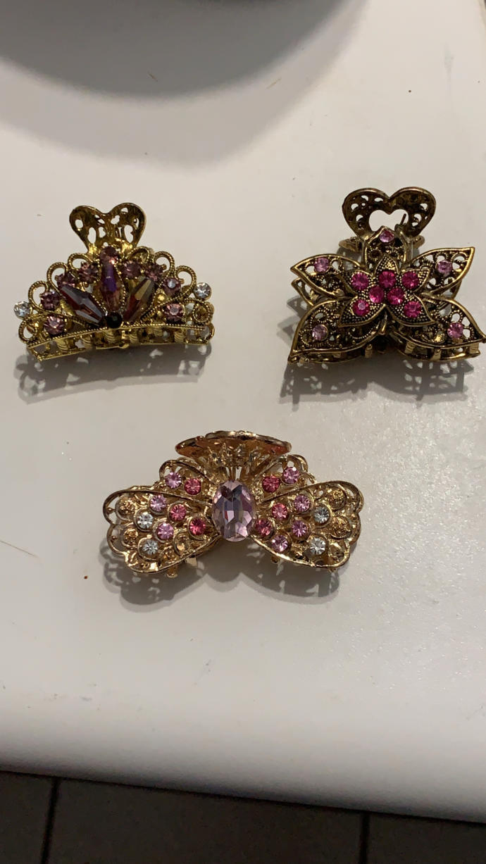What do you think of my five hair clips I use to clip my curly hair?