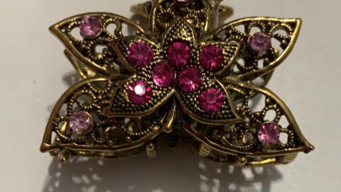 What do you think of my five hair clips I use to clip my curly hair?