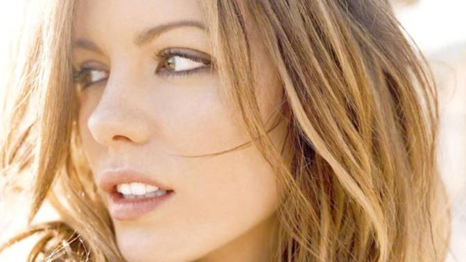 What is it about her face that makes her attractive?