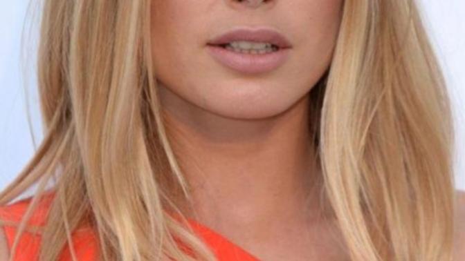 Girls, Do you think Doutzen Kroes looks good enough to be a Victoria Secret model?