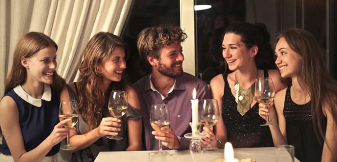 How would you feel if your SO has many platonic female friends?