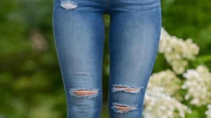 Guys, Guys do you find ripped jeans sexy?