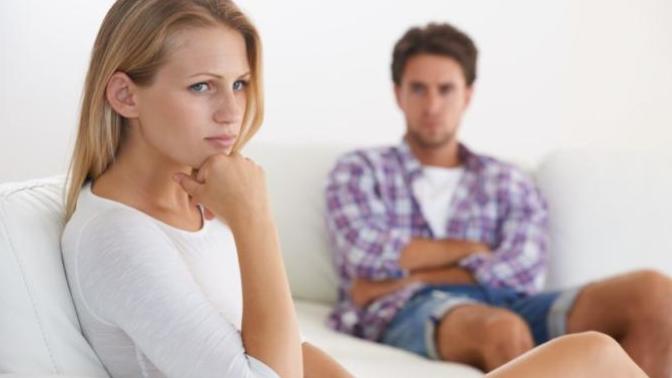 How to act towards a woman with commitment and anxiety issues?