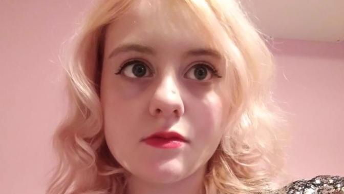 Is this a good makeup look for my work Christmas party?