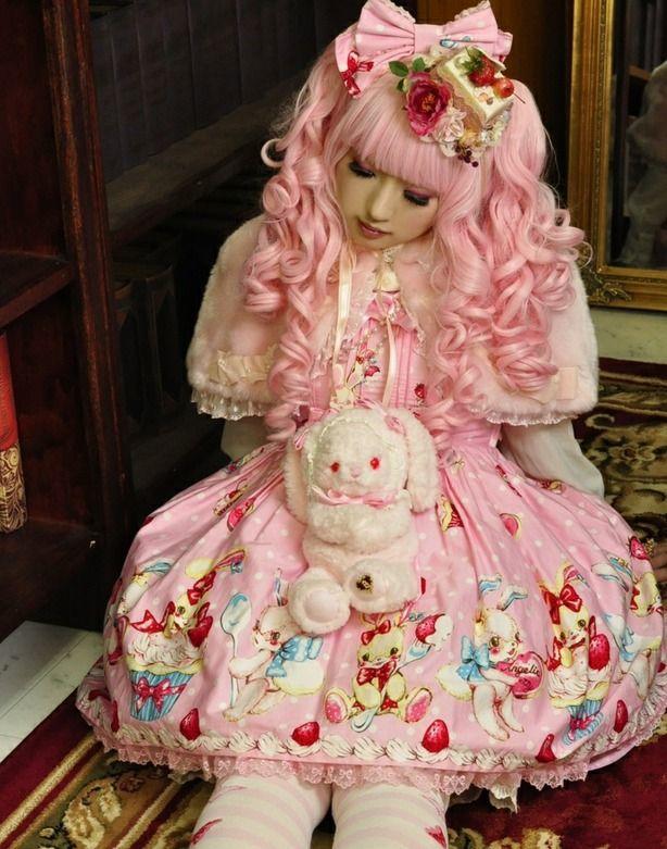 Guys do you find sweet lolita fashion attractive or unattractive?