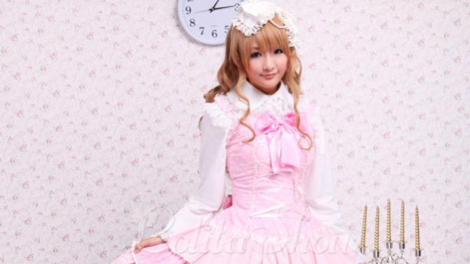 Guys do you find sweet lolita fashion attractive or unattractive?
