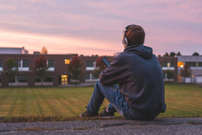 Would you rather your partner be a loner or should they have a lot of friends AND WHY?