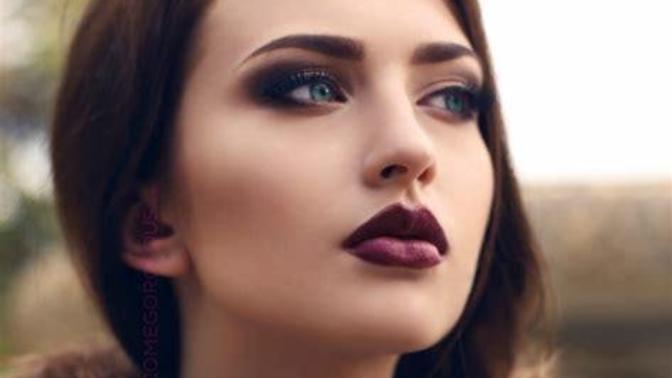 Guys, what do you think of dark/bold lipstick?