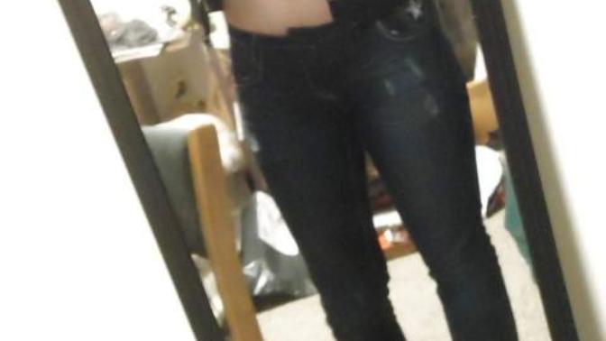 You like it when your gf/wife wears youR clothing?