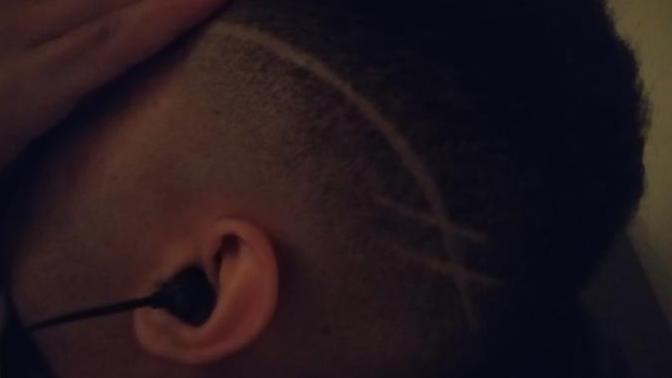 Guys, What does 2 vertical lines in a haircut mean?