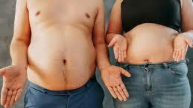 Girls, would you date someone the same weight as you or would you only prefer someone those weight that you choose?