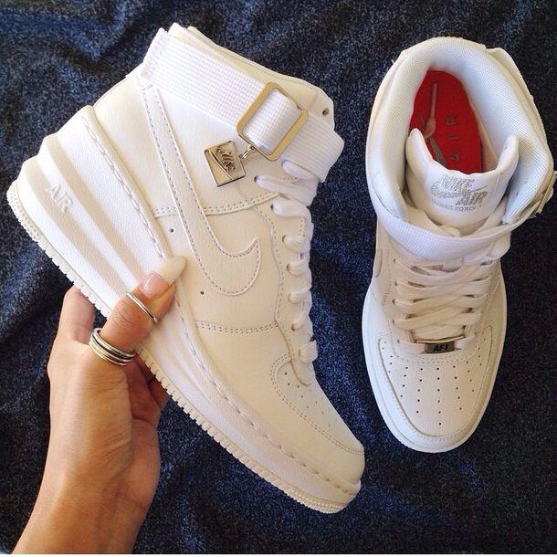 Guys- Do you prefer girls in heels or sneakers?