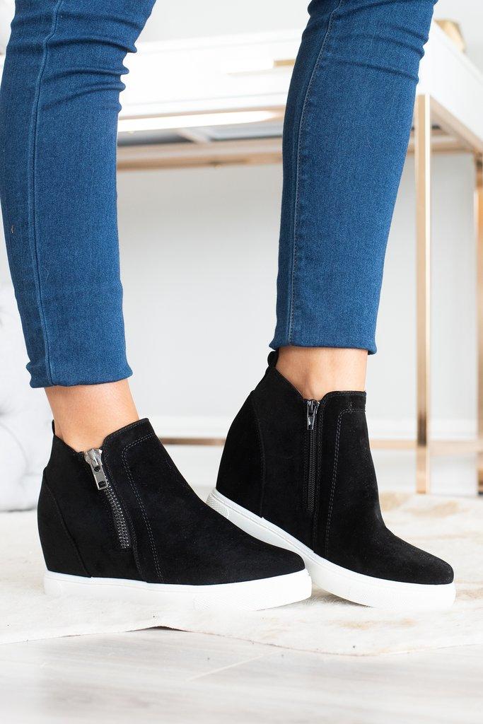 Guys- Do you prefer girls in heels or sneakers?
