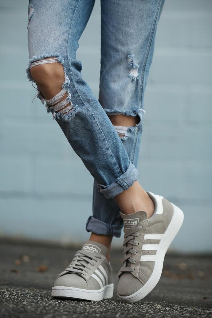 Guys- Do you prefer girls in heels or sneakers?