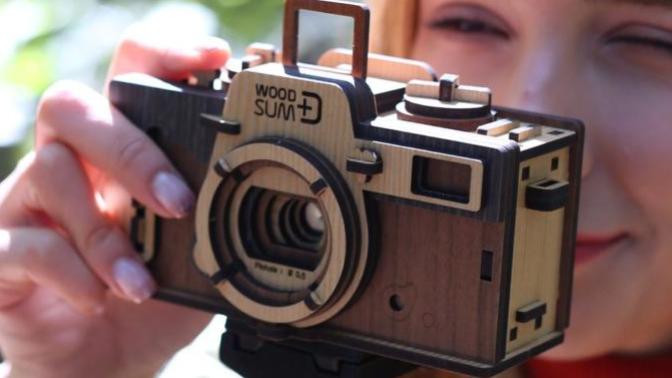 Do you think this wooden camera would make a great birthday gift?