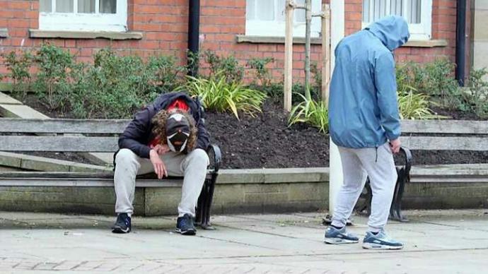 Why do people find sweatpants attractive when its only scum that wear them?