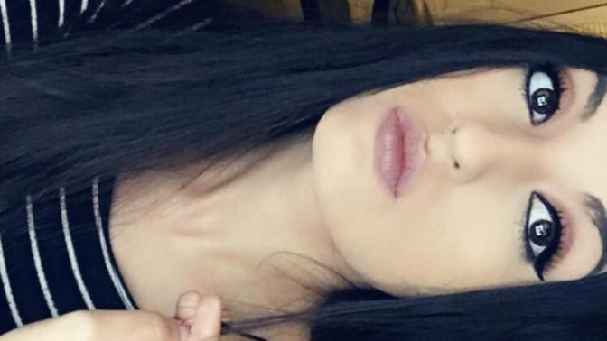 Should I dip dye my hair or get highlights?
