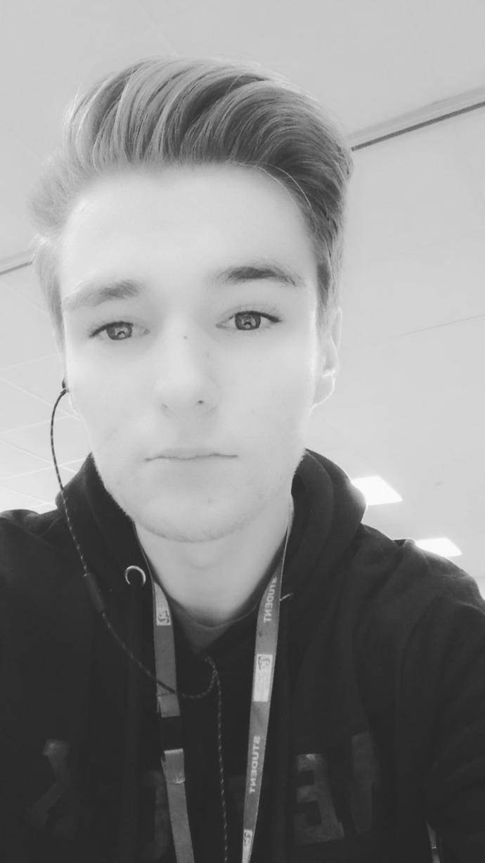 Long hair or short hair on guys?