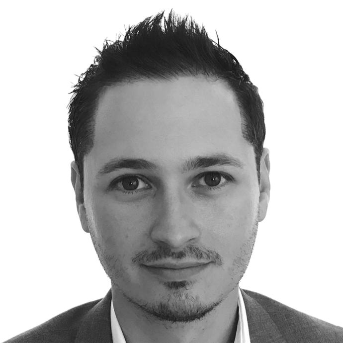 Who else thinks Kyle Kulinski is much better than the goofballs at the mainstream media?