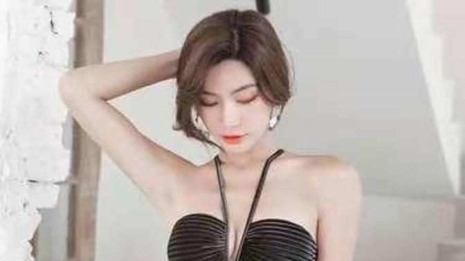 Can I be "Just a friend" to a ridiculously sexy woman who likes me?