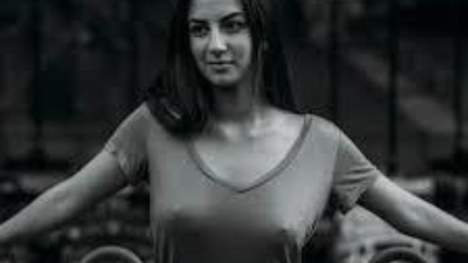 What Do You Think of GIRLS NOT WEARING A BRA?