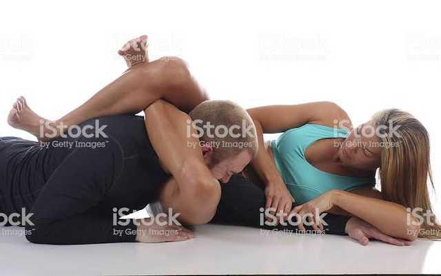 Can woman beat men in wrestling?