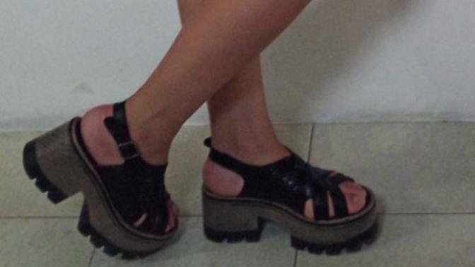 Are flat platform sandals too casual to go out?
