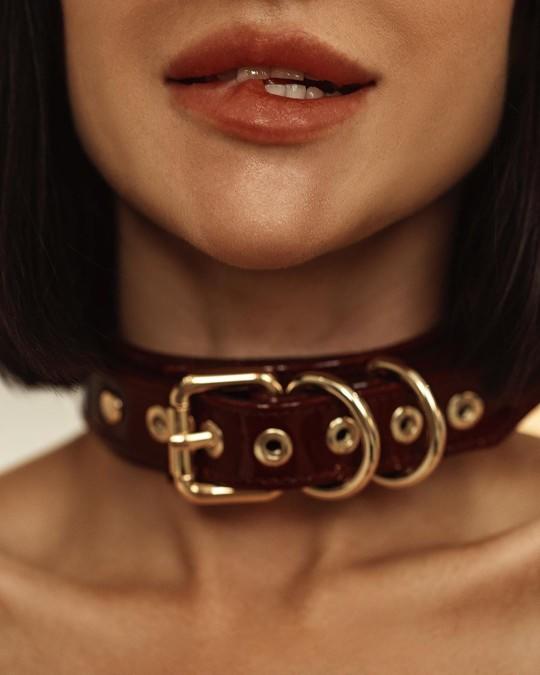 Do you like women with strong jawlines or you just dont mind? Do you find it sexy or interesting?