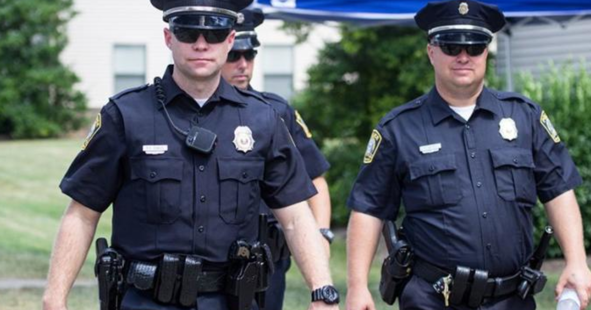 What's your opinion of the American police? - GirlsAskGuys