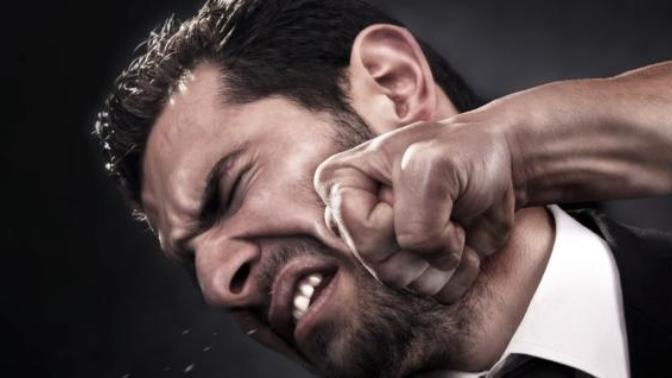 Is a girl punches a guy in the face is the guy allowed to punch back or it's still not an excuse to hit a girl?