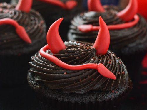 OMG!! Did you know that today was NATIONAL CHOCOLATE CAKE DAY? ... IM NOT KIDDING?