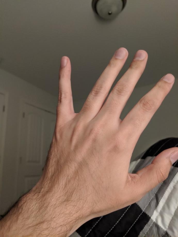 What do girls like or dislike about guys hands?