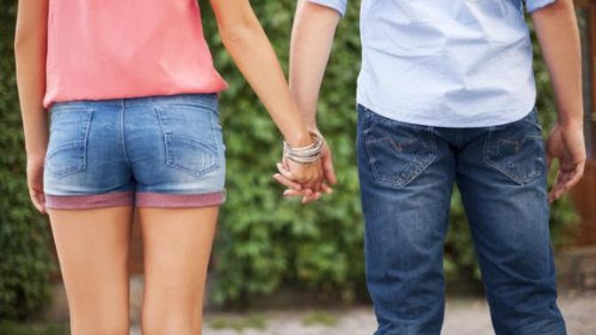 Guys: What step comes first for you kissing or holding hands?