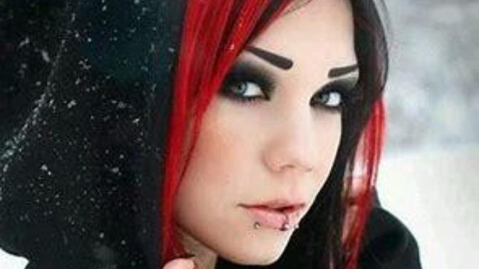 Guys, do you find goth/emo girls hot?