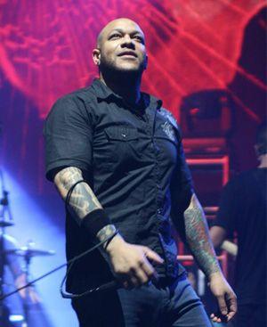 Which Killswitch Engage singer do you prefer?